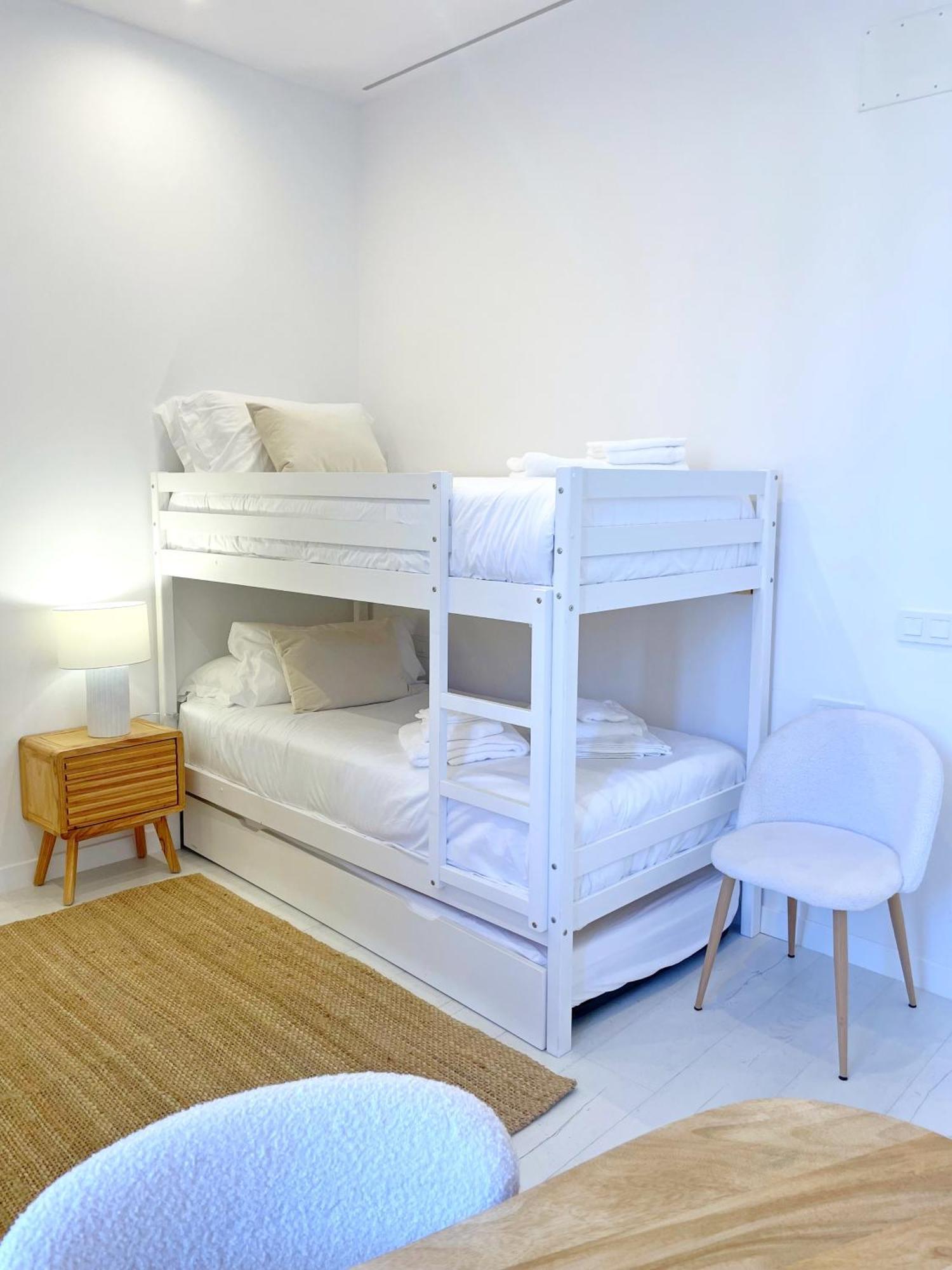 Piso Familiar Con Tres Habitaciones En La Goleta Malaga Luaran gambar